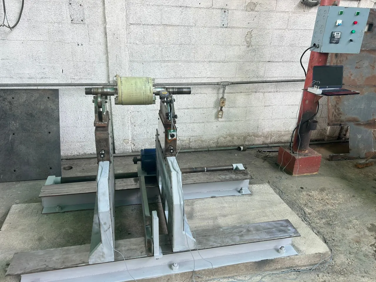 Ander aanzicht van een gemoderniseerde standaard bij het balanceren van een gasturbine.